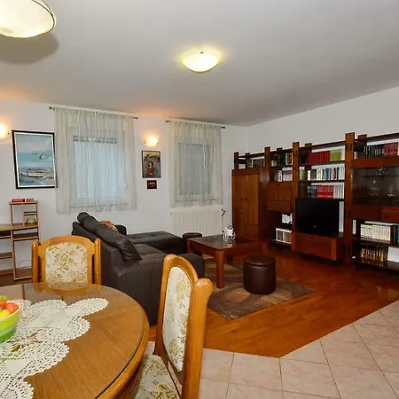 Vanja Apartment *